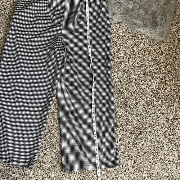 kathy ireland Women’s Black and White Houndstooth Trousers - Picture 10 of 13